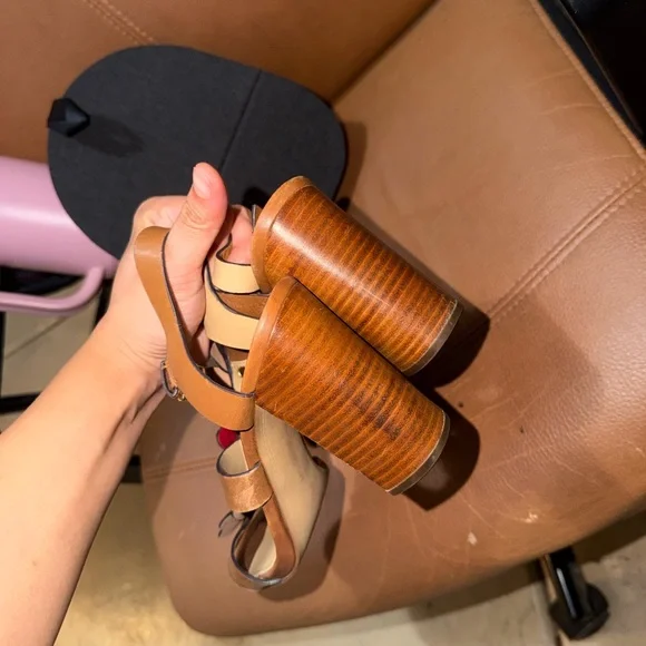 Michael Kors Tan Floral Heels - Picture 7 of 7